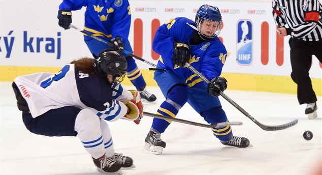 Olsson leads Swedes to semis